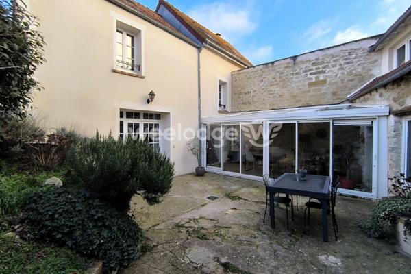 Maison à vendre 8 pièces de 190 m² à Jouy-le-Moutier