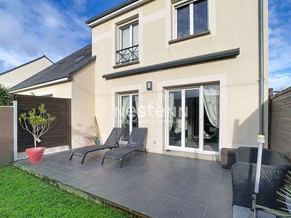 A vendre proche secteur Nazareth, maison 3 chambres, cuisine ouverte aménagée équipée, terrasse, jardin clos, garage.