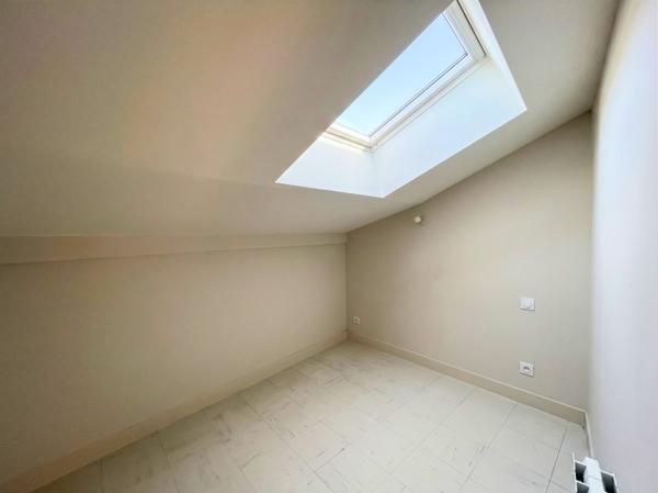 Immeuble à vendre 286 740 € Jonzac 201 m² DPE D