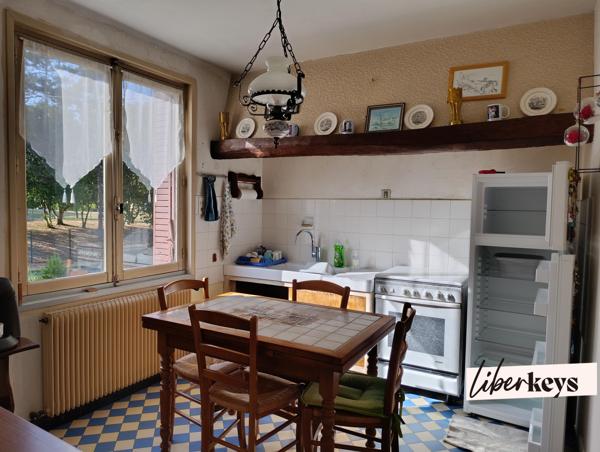 MAISON SUR SOUS-SOL - TERRAIN 1500 m² - 2 CHAMBRES - GARAGE - 71700 TOURNUS