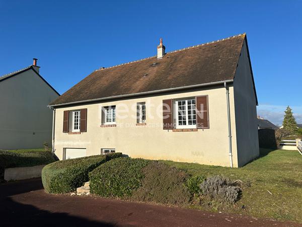 Beau pavillon de 84.77 m² comprenant 2 chambres à vendre avec terrain clos à Château-du-Loir (72500)