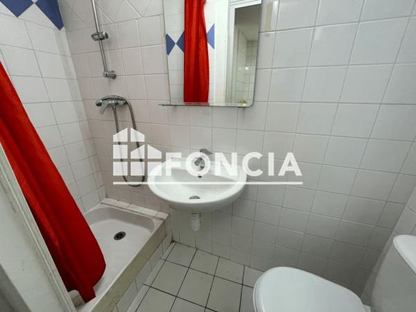 Location Studio 17.9 m² - 2 RUE JEAN COURRET Marignane 13700