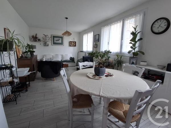 Appartement F4 à vendre  4 pièces - 72,41 m 2   GRANVILLE  - 50