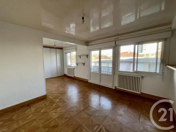 Appartement F4 à vendre  4 pièces - 72,41 m 2   GRANVILLE  - 50