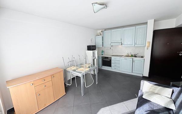 Appartement à louer    2 pièces •  Juan-les-Pins - Antibes