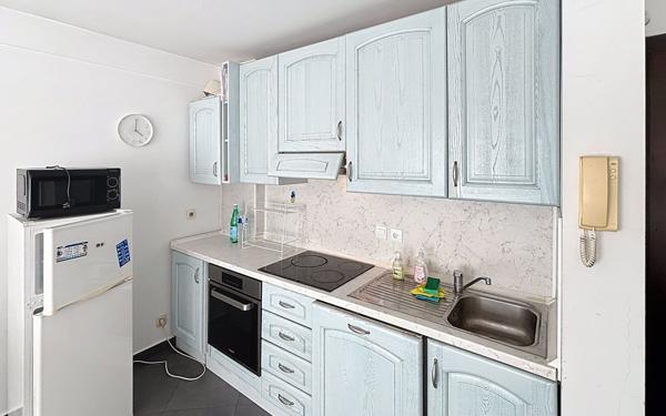 Appartement à louer    2 pièces •  Juan-les-Pins - Antibes