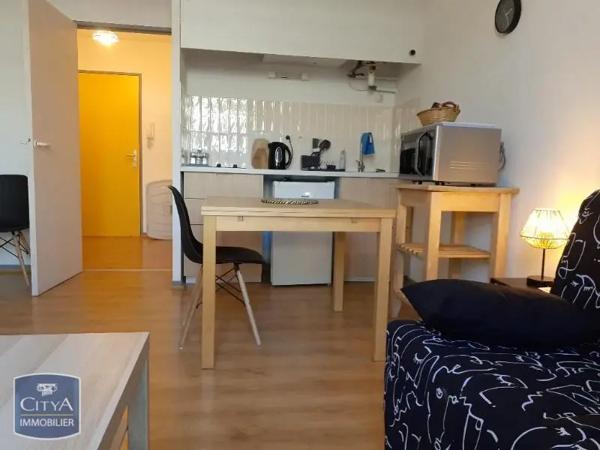 Appartement à louer 1 pièce 23.67m² Nîmes (30000)