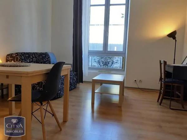 Appartement à louer 1 pièce 23.67m² Nîmes (30000)