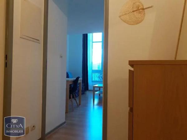 Appartement à louer 1 pièce 23.67m² Nîmes (30000)