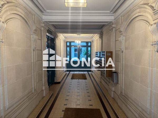 Location Appartement 3 pièces 63.71 m² - 42 RUE DAMREMONT Paris 75018