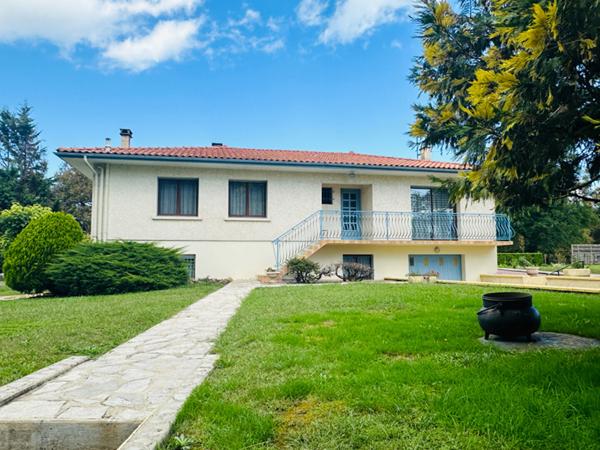 MAISON  8 PIECES DE 169 M2 SUR SOUS-SOL AMENAGEABLE + GARAGE