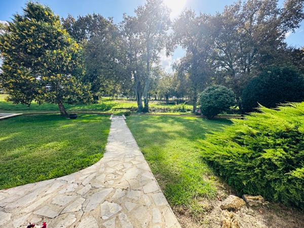 MAISON  8 PIECES DE 169 M2 SUR SOUS-SOL AMENAGEABLE + GARAGE