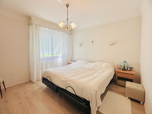 MAISON  8 PIECES DE 169 M2 SUR SOUS-SOL AMENAGEABLE + GARAGE