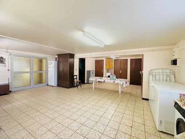 MAISON  8 PIECES DE 169 M2 SUR SOUS-SOL AMENAGEABLE + GARAGE