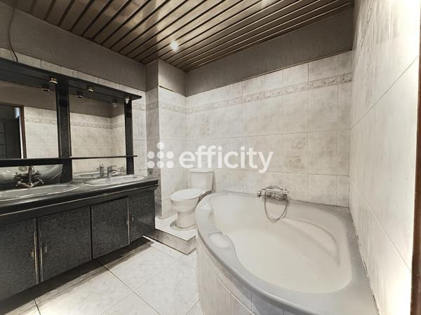 Maison 6 pièces - 210 m²