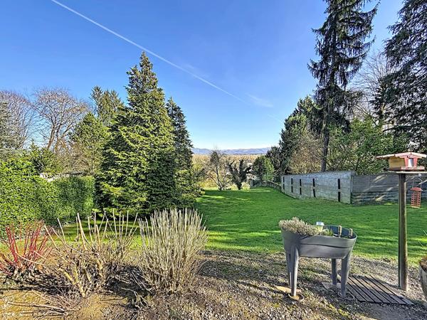 Belle maison à Mollon avec vue dégagée, 3 chambres, sous sol complet sur un terrain de 1774m².