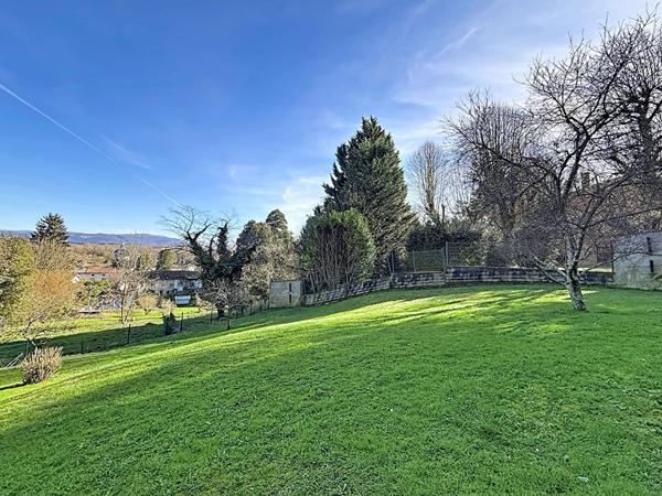 Belle maison à Mollon avec vue dégagée, 3 chambres, sous sol complet sur un terrain de 1774m².