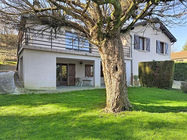 Belle maison à Mollon avec vue dégagée, 3 chambres, sous sol complet sur un terrain de 1774m².