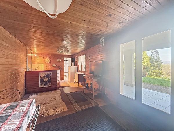 Belle maison à Mollon avec vue dégagée, 3 chambres, sous sol complet sur un terrain de 1774m².