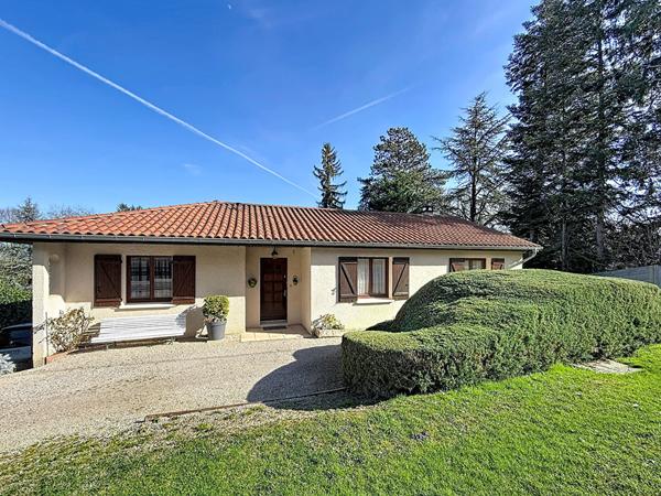 Belle maison à Mollon avec vue dégagée, 3 chambres, sous sol complet sur un terrain de 1774m².