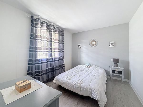 Belle maison à Mollon avec vue dégagée, 3 chambres, sous sol complet sur un terrain de 1774m².