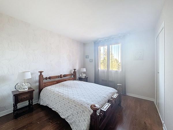 Belle maison à Mollon avec vue dégagée, 3 chambres, sous sol complet sur un terrain de 1774m².