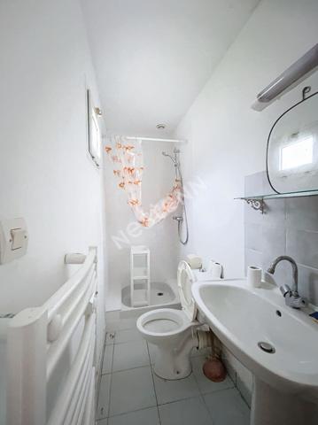 Nantes Talensac : Batiment de 3 studios avec jardin