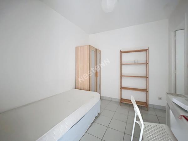 Nantes Talensac : Batiment de 3 studios avec jardin