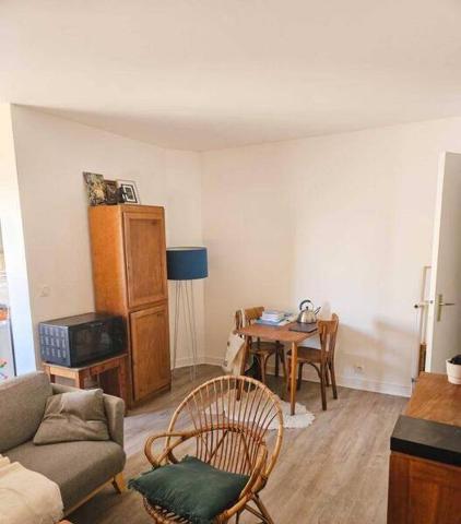 Appartement 2 pièces                                        - 44000 Nantes - ILE DE VERSAILLES Réf : 12075