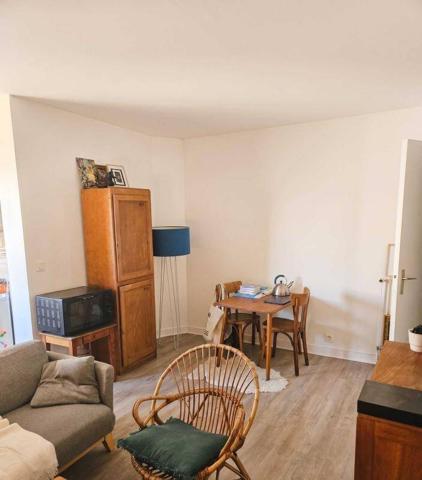 Appartement 2 pièces                                        - 44000 Nantes - ILE DE VERSAILLES Réf : 12075