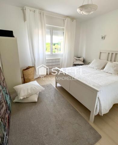 Maison 6 pièces 150 m2 parc, piscine, pool house