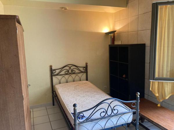 Immeuble Montval Sur Loir 72500 - 5 studios en plein centre ville