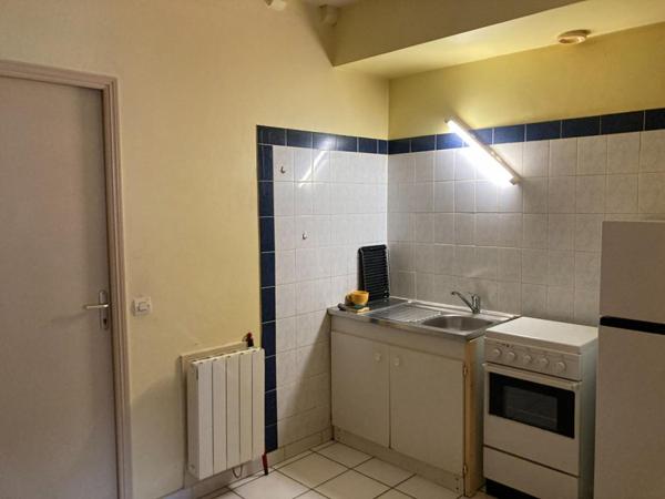 Immeuble Montval Sur Loir 72500 - 5 studios en plein centre ville