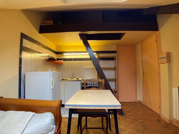 Immeuble Montval Sur Loir 72500 - 5 studios en plein centre ville