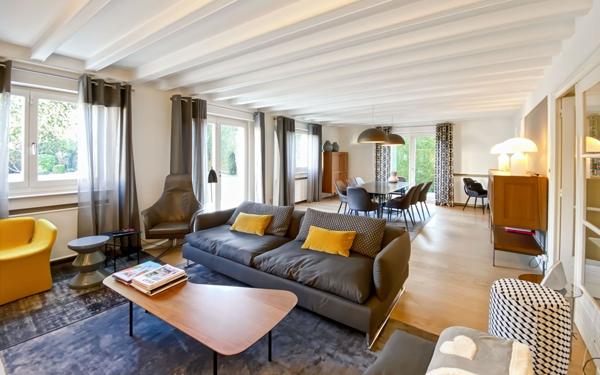 Maison à vendre    7 pièces • 346 m2 Oyonnax