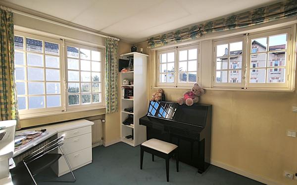 Maison à vendre    7 pièces • 346 m2 Oyonnax