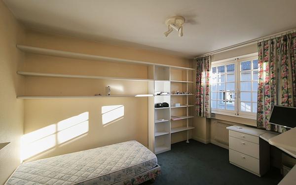 Maison à vendre    7 pièces • 346 m2 Oyonnax