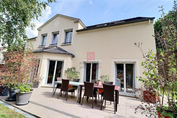 Maison Sainte-Geneviève-des-Bois 10 pièces 250 m2