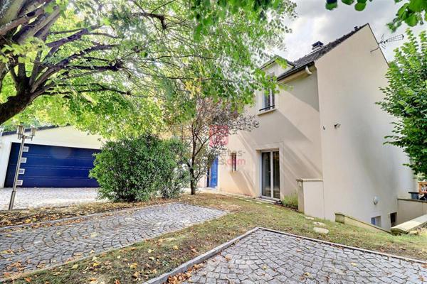 Maison Sainte-Geneviève-des-Bois 10 pièces 250 m2