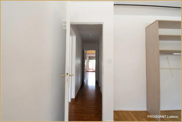 Bagnols-sur-cèze, Appartement à vendre 3 pièces 68 m² , dont 2 chambres et une cuisine séparée