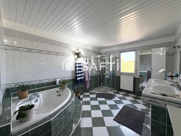 Maison quatre chambres à Nerac