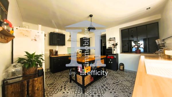 Maison
         5 pièces
        - 114 m² Exclusivité 215 000 € *
