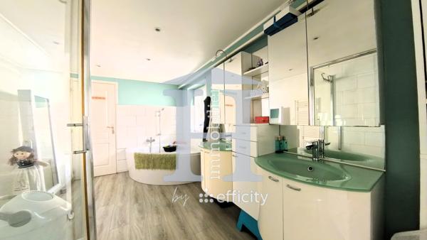 Maison
         5 pièces
        - 114 m² Exclusivité 215 000 € *
