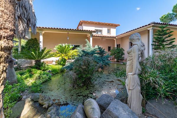 Vente Maison de luxe Agde 8 Pièces 326 m²