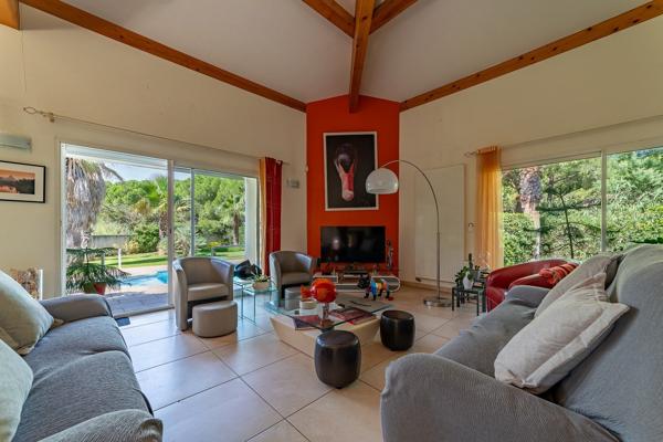 Vente Maison de luxe Agde 8 Pièces 326 m²