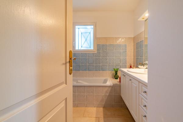 Vente Maison de luxe Agde 8 Pièces 326 m²
