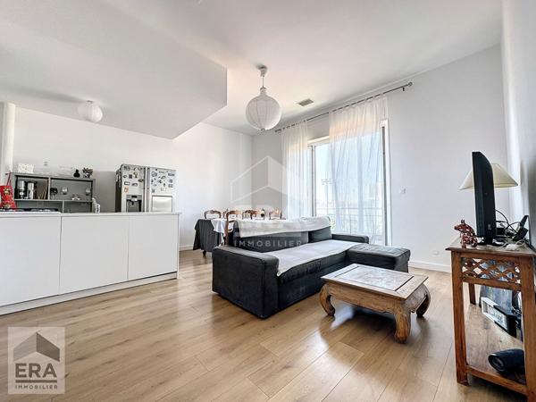 A vendre Marseille 13013 Immeuble  T4 cour privative + 2 Type 2 loués, rentabilité locative