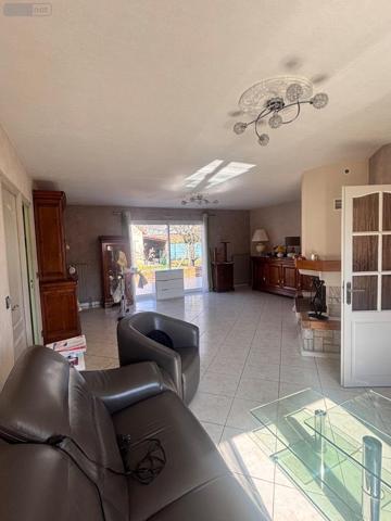 Maison individuelle à vendre à Changé dans la Sarthe (72560), ref : LMY/LED