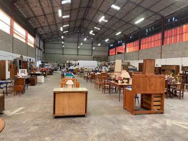 Dépôt  de 720m2 sur un terrain de 1120m2