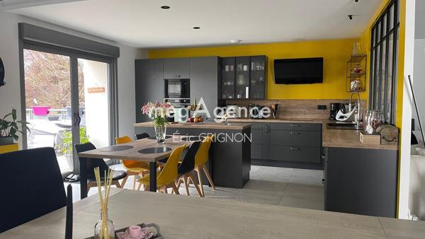 Maison à TALMONT-SAINT-HILAIRE, 85440 - 6 pièces 177m²